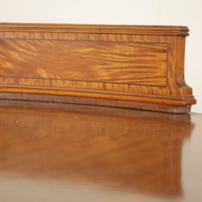 di mano in mano, scrivania a fagiolo, scrivania da centro, scrivania antica, scrivania di antiquariato, scrivania antiquariato, scrivania in mogano, scrivania in palissandro, scrivania inglese, scrivania 900, scrivania metà 900, scrivania inghilterra