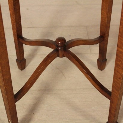 di mano in mano, tavolino tondo, tavolino antico, tavolino antiquariato, tavolino di antiquariato, tavolino in mogano, tavolino 900, tavolino metà 900, tavolino inglese, tavolino inghilterra
