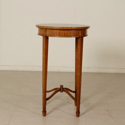 di mano in mano, tavolino tondo, tavolino antico, tavolino antiquariato, tavolino di antiquariato, tavolino in mogano, tavolino 900, tavolino metà 900, tavolino inglese, tavolino inghilterra