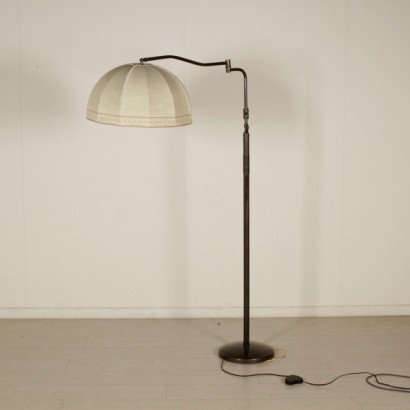 {* $ 0 $ *}, floor lamp, 900 lamp, mid-1900s lamp, brass lamp, brass base, brass structure, fabric lampshade