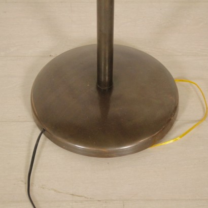 {* $ 0 $ *}, floor lamp, 900 lamp, mid-1900s lamp, brass lamp, brass base, brass structure, fabric lampshade