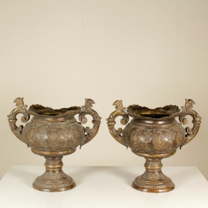{* $ 0 $ *}, pair of bronze vases, bronze vases, antique bronzes, antique vases, 900 vases, 900 bronze vases, decorated vases, antique bronze vases, antique vases