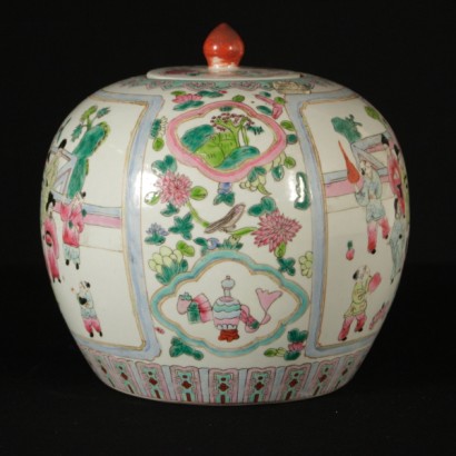 di mano in mano, potiche in porcellana, potiche con decori orientali, potiche con decori a carattere vegetale e animale, potiche con decori a tutto tondo, potiche raffigurante scene di corte, vaso in porcellana, vaso con decori orientali, vaso con decori a carattere vegetale e animale, vaso con decori a tutto tondo, vaso raffigurante scene di corte, vaso cinese, vaso del 1900, vaso seconda metà del '900, vaso fine '900