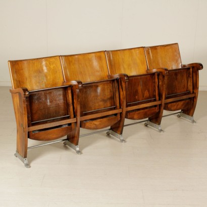 di mano in mano, poltrone da cinema, fila di poltrone, fila di sedie, cinema anni 60, poltrone da cinematografo, fila di sedie vintage, fila di sedie di modernariato, sedie cinema, poltrone cinema, fila di poltrone vintage, fila di poltrone modernariato, seduta ribaltabile, sedie con seduta ribaltabile, sedia ribaltabile