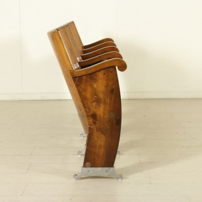 di mano in mano, poltrone da cinema, fila di poltrone, fila di sedie, cinema anni 60, poltrone da cinematografo, fila di sedie vintage, fila di sedie di modernariato, sedie cinema, poltrone cinema, fila di poltrone vintage, fila di poltrone modernariato, seduta ribaltabile, sedie con seduta ribaltabile, sedia ribaltabile