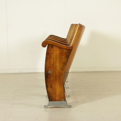 di mano in mano, poltrone da cinema, fila di poltrone, fila di sedie, cinema anni 60, poltrone da cinematografo, fila di sedie vintage, fila di sedie di modernariato, sedie cinema, poltrone cinema, fila di poltrone vintage, fila di poltrone modernariato, seduta ribaltabile, sedie con seduta ribaltabile, sedia ribaltabile