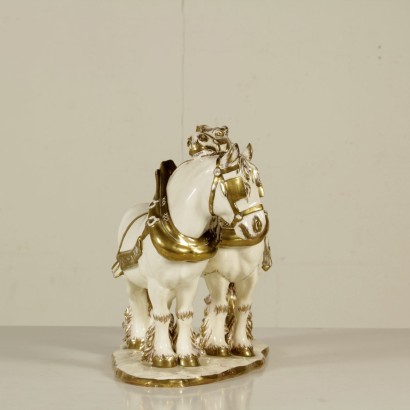 di mano in mano, scultura ceramica, scultura cavalli, scultura modernariato, scultura guido cacciapuoti, guido cacciapuoti, opera di guido cacciapuoti, opera di cacciapuoti, cavalli in ceramica
