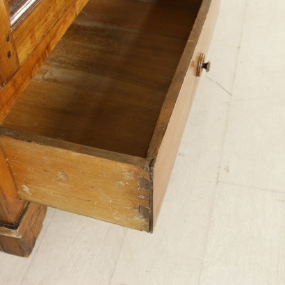 Kleiderschrank mit drei türen - insbesondere