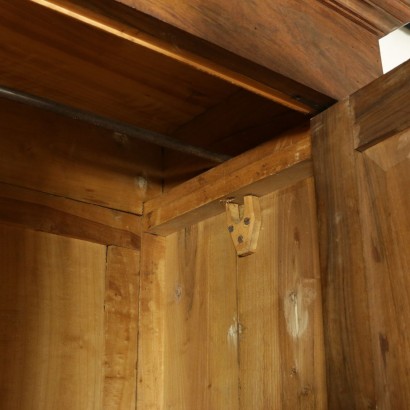 Schrank mit zwei türen - insbesondere