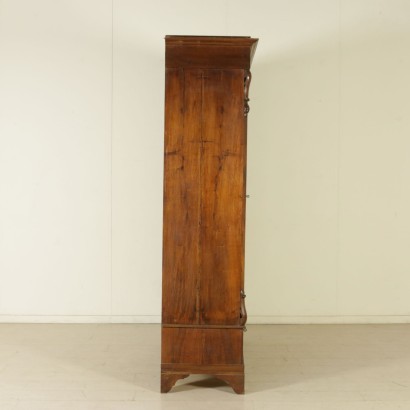 Kleiderschrank mit zwei türen