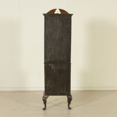 Small cabinet with lift