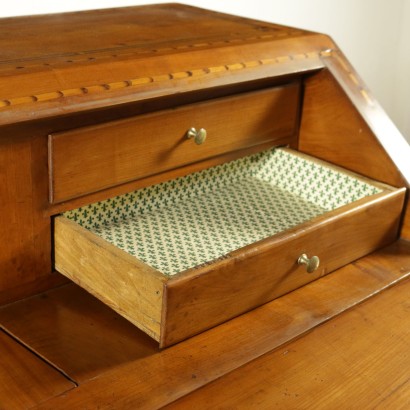 Particular Prominence Neoclassical