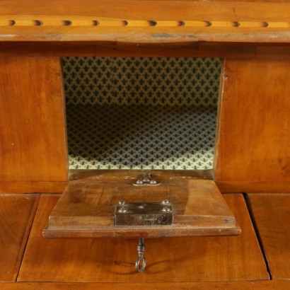 Particular Prominence Neoclassical