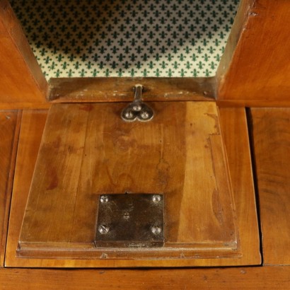 Particular Prominence Neoclassical