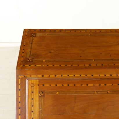 Particular Prominence Neoclassical