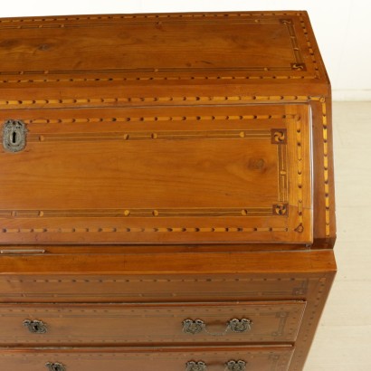 Particular Prominence Neoclassical