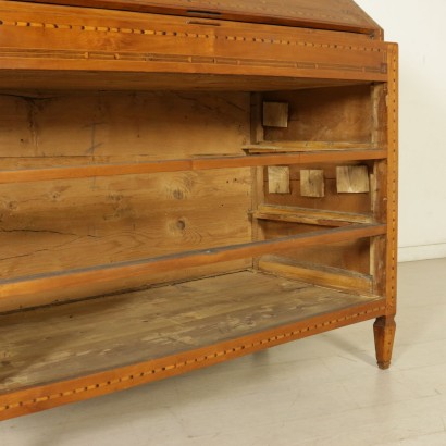 Particular Prominence Neoclassical