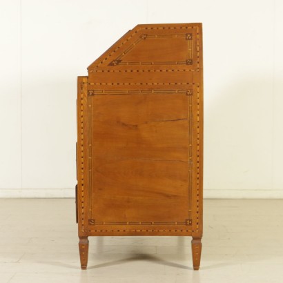 Particular Prominence Neoclassical