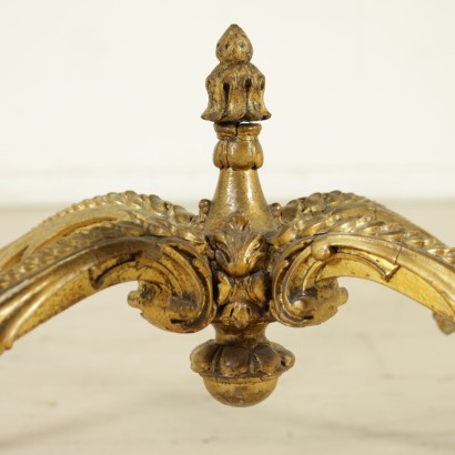 Particolare Tavolino dorato in stile