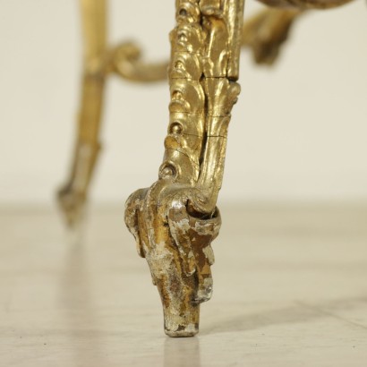 Particolare Tavolino dorato in stile