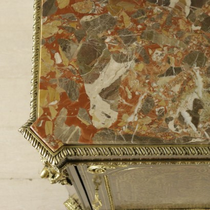 Pequeño armario de estilo Boulle