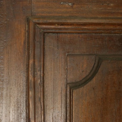 Grande credenza a due corpi - particolare