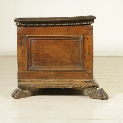 Cassapanca in noce - fianco