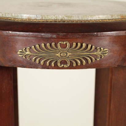 Portavasi con marmo - particolare