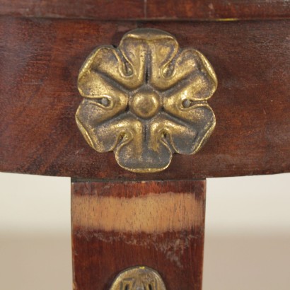 Portavasi con marmo - particolare