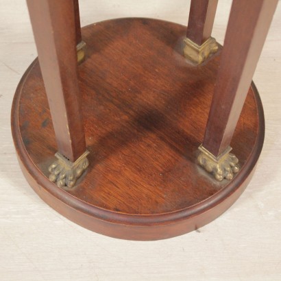 Portavasi con marmo - particolare