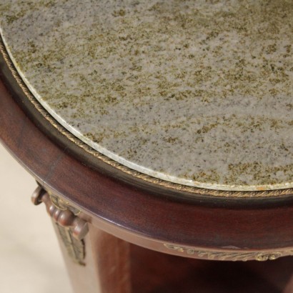 Portavasi con marmo - particolare