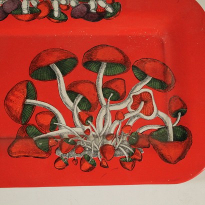 di mano in mano, vassoio piero fornasetti, vassoio fornasetti, litografia fornasetti, litografia piero fornasetti, produzione fornasetti, fornasetti milano