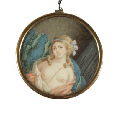 Piccolo ritratto femminile