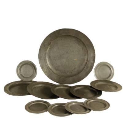 {* $ 0 $ *}, pewter plates, antique pewter plates, antique plates, antique plates, group of plates, group of pewter plates, antique pewter, antique plates, twelve plates, 800 plates, 900 plates