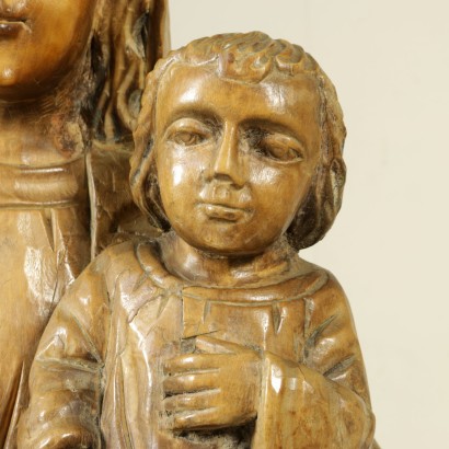 Madonna in throne with the Child Jesus - detail