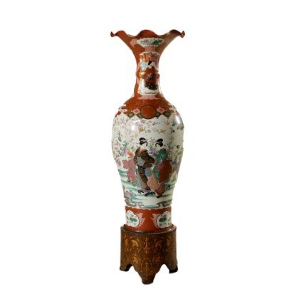 Vaso antico giapponese con piedistallo