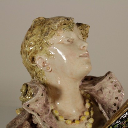 Pair of female busts - especially