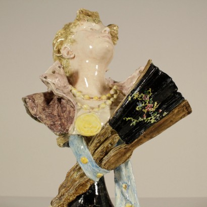 Pair of female busts - especially