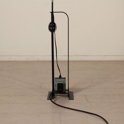 di mano in mano, lampada toio, toio castiglioni, fratelli castiglioni, toio flos, produzione flos, flos castiglioni, flos fratelli castiglioni, lampada di design, illuminazione toio, illuminazione di design, achille castiglioni, pier giacomo castiglioni, lampada anni 70, lampada anni 80, illuminazione anni 80, lampada anni 80