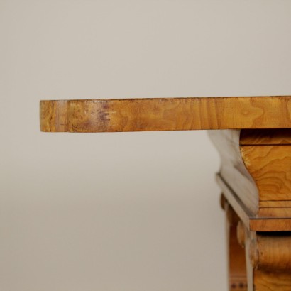 Escritorio De Estilo Biedermeier Con Incrustaciones De
