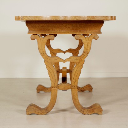 Escritorio De Estilo Biedermeier Con Incrustaciones De