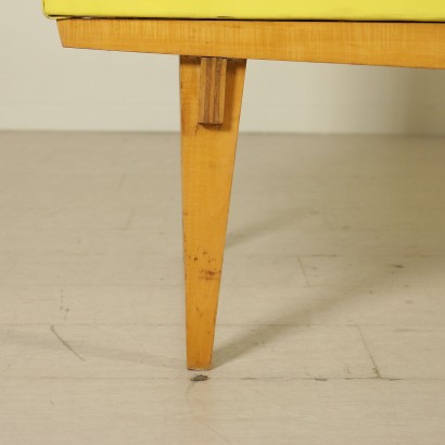 di mano in mano, divano anni 50, anni 50, divano vintage, vintage anni 50, seduta vintage, seduta di modernariato, divano in faggio, divano giallo, divano di modernariato