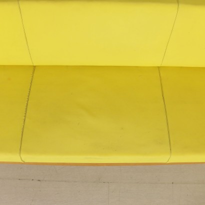 di mano in mano, divano anni 50, anni 50, divano vintage, vintage anni 50, seduta vintage, seduta di modernariato, divano in faggio, divano giallo, divano di modernariato