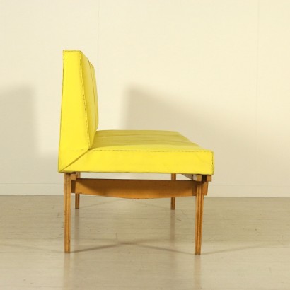 di mano in mano, divano anni 50, anni 50, divano vintage, vintage anni 50, seduta vintage, seduta di modernariato, divano in faggio, divano giallo, divano di modernariato