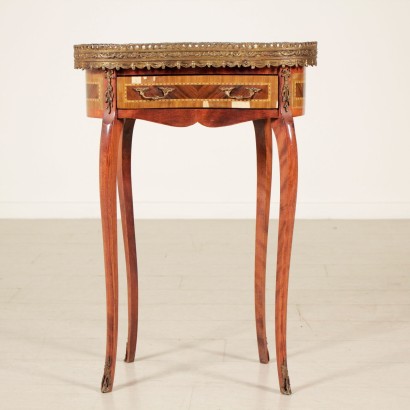 di mano in mano, tavolino a fagiolo, tavolino antico, tavolino antiquariato, tavolino 900, tavolino 900, tavolino metà 900
