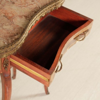 di mano in mano, tavolino a fagiolo, tavolino antico, tavolino antiquariato, tavolino 900, tavolino 900, tavolino metà 900