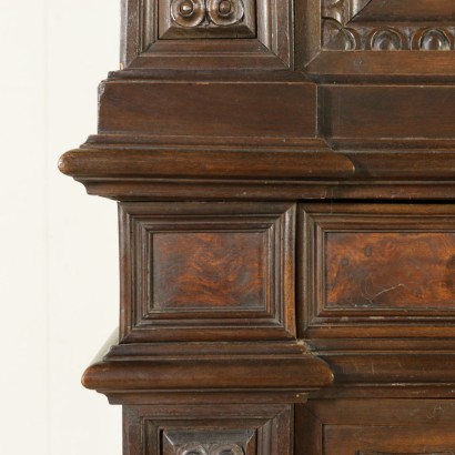 di mano in mano, stipo in stile neorinascimento, stipo antico, stipo antiquariato, stipo di antiquariato, stipo intagliato, stipo 900, stipo metà 900, stipo in noce