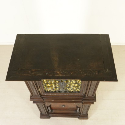 di mano in mano, stipo in stile neorinascimento, stipo antico, stipo antiquariato, stipo di antiquariato, stipo intagliato, stipo 900, stipo metà 900, stipo in noce