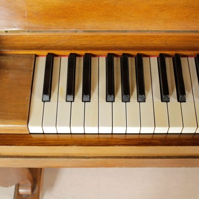 pianoforte verticale, pianoforte antico, pianoforte antiquariato, pianoforte di antiquariato, pianoforte Grotrian-Steinweg, Grotrian-Steinweg, produzione Grotrian-Steinweg, pianoforte 900, pianoforte del 900