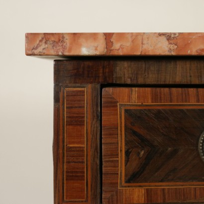 Comò Neoclassico-particolare